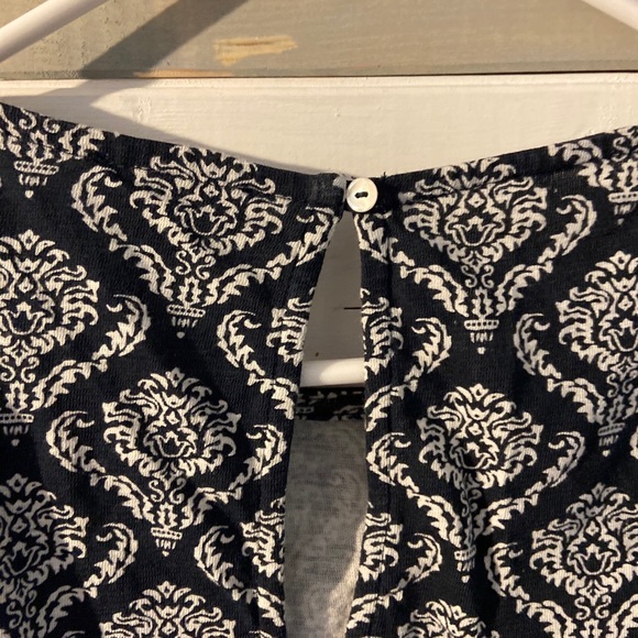 Lucky Brand size small short sleeve top - Picture 3 of 4